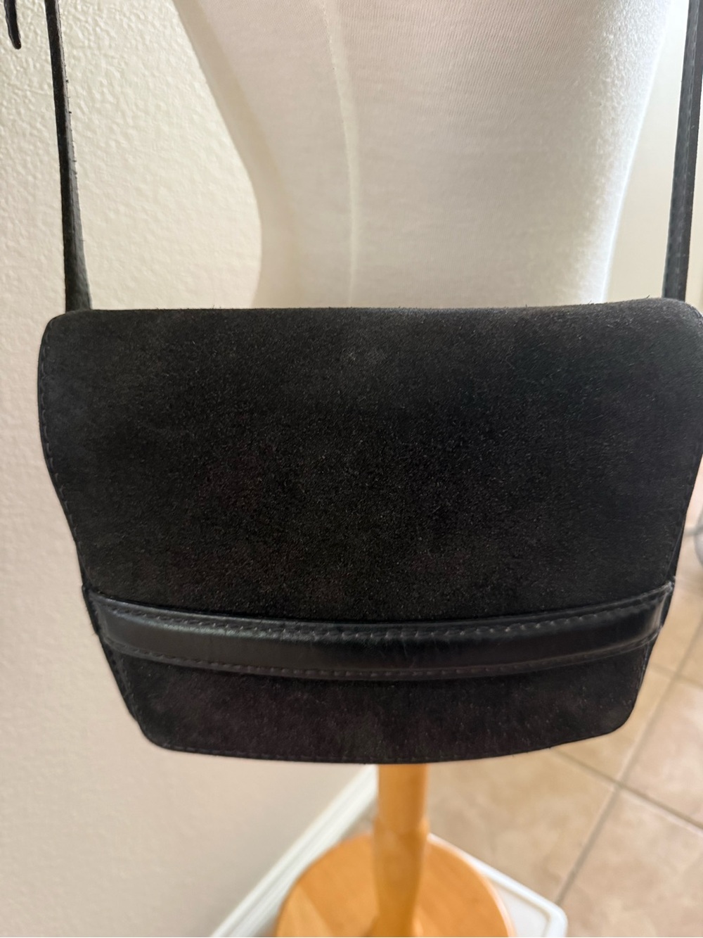 Madewell Black Suede Crossbody Bag Shoulder Purse 9 In Wide 8 In Tall 3.5 Deep